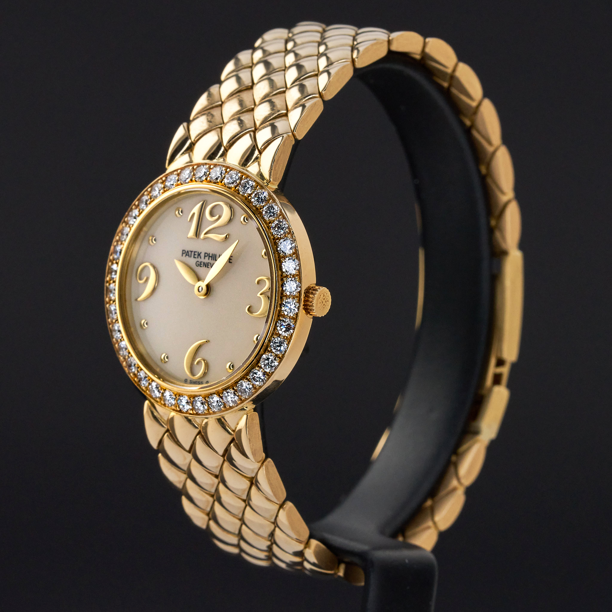 Patek Philippe Calatrava, 4820, 26mm, Yellow gold, Ivory Arabic dial, Fullset, 1y warranty