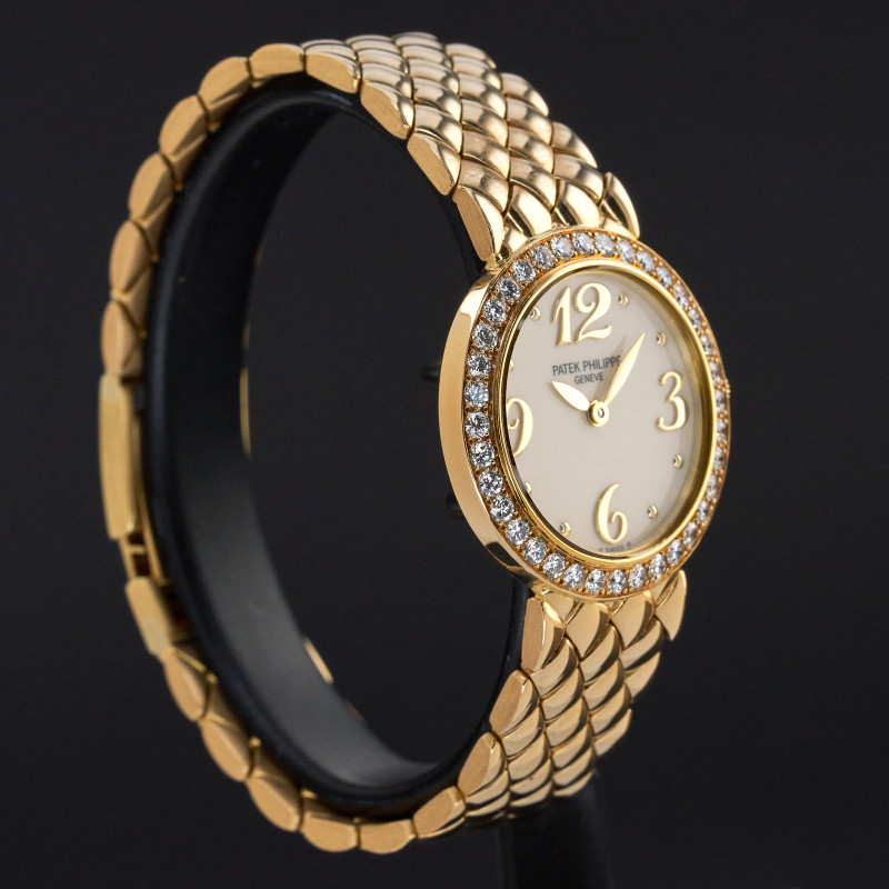 Patek Philippe Calatrava, 4820, 26mm, Yellow gold, Ivory Arabic dial, Fullset, 1y warranty